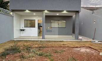 Imagem 2: Casa Padrão LOTE GRANDE com Espaço para Piscina região do setor Garavelo