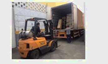 Imagem 4: Galpão 2.500m. Realengo Esquina c/ a Av. Brasil. Altura do posto Vagão. Sentido Centro