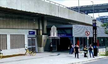 Imagem 7: Excelente localização, com supermercados, restaurantes, padarias, academia, linhas de ônib