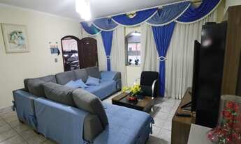 Imagem 6: Sobrado para venda possui 327 metros quadrados com 5 quartos em Vila Progresso - Santo And