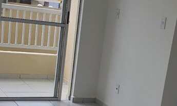 Imagem 2: Apartamento para aluguel possui 46 metros quadrados com 3 quartos em Alto do Calhau - São