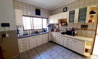 Imagem 3: Casa à Venda no Jd. Caparroz