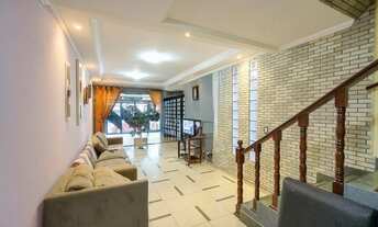 Imagem: Casa à venda com 300m², 4 quartos e 2