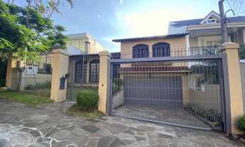 Imagem 1: Casa para venda possui 303 metros quadrados com 3 quartos em Chácara das Pedras - Porto Al