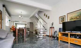 Imagem 1: Casa Espaçosa Casa com 4 dormitórios