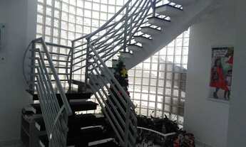 Imagem 2: Casa á venda de alto padrão em condomínio fechado em Suzano