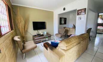 Imagem: Casa com 3 quartos e área gourmet com piscina