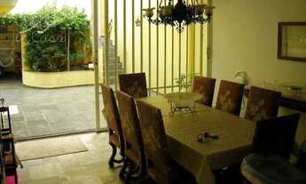 Imagem: Oportunidade em rua tranquila no bairro