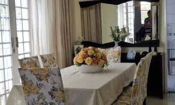 Imagem 6: Sobrado para venda possui 235 metros quadrados com 4 quartos em Centro - Caldas Novas - GO