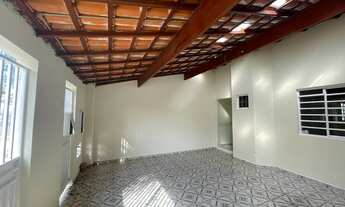 Imagem 2: Casa para aluguel tem 90 metros quadrados com 2 quartos em Residencial Donato Flores - Tat