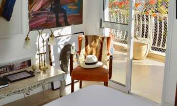 Imagem 3: Pé na areia apartamento 2 quartos suíte pé direito alto