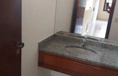 Imagem 6: Casa de condomínio sobrado para venda tem 353 metros quadrados com 4 quartos