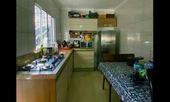 Imagem 2: Sobrado para Venda em Santo André, Utinga, 2 dormitórios, 2 suítes, 3 banheiros, 1 vaga