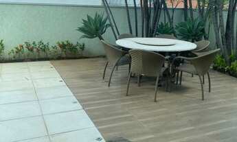 Imagem 7: Casa mobiliada de condomínio sobrado para aluguel tem 360 metros quadrados com 5 quartos