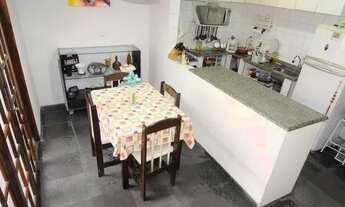 Imagem 2: Sobrado com 160 m² de área construída sendo 3 dormitórios e 4 vagas de garagens à venda po