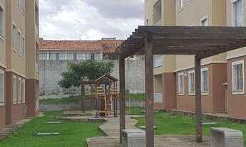 Imagem 4: Apartamento para aluguel possui 46 metros quadrados com 3 quartos em Alto do Calhau - São