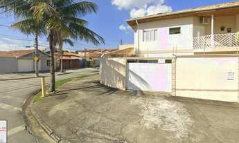 Imagem: Alugo sobrado de esquina para fins comerciais