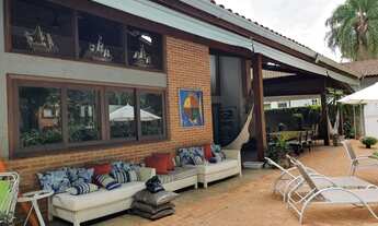 Imagem 2: Casa de condomínio para aluguel possui 2500 metros quadrados com 4 quartos