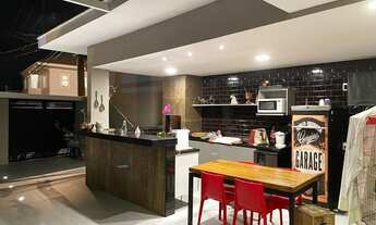 Imagem 2: OPORTUNIDADE Casa com 5 dormitórios