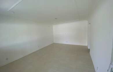 Imagem 7: Casa independente com 3 quartos em Itaúna - Saquarema, uma quadra da praia