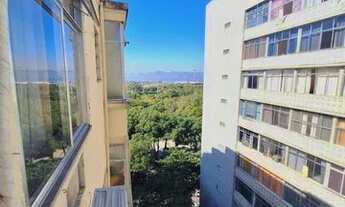 Imagem 2: Apartamento para venda possui 74 metros quadrados com 2 quartos em Glória - Rio de Janeiro