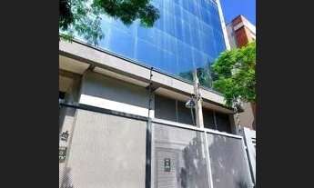 Imagem 4: Prédio comercial novo com 5 andares