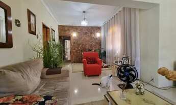 Imagem 2: Linda Casa Linear em Santa Cruz - Excelente casa com sala em dois ambientes, 3 amplos qua