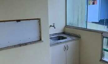 Imagem 4: Apto mobiliado de 01 dormitório com cama de casal e armário embutido, sala com mesa com ca