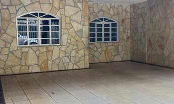 Imagem 2: Excelente casa desocupada no Residencial Santos dumont, frente livre. Aceita financiamento