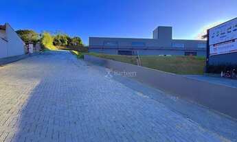 Imagem 4: Galpão no Bairro do Salto, com 300 m², estacionamento rotativos para clientes