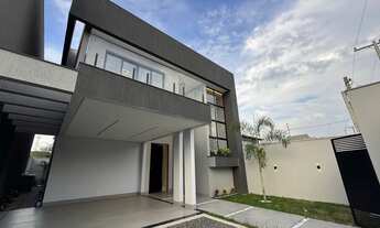 Imagem 3: Sobrado 4 suítes, frente à praça