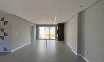 Imagem 6: Casa com 229 m², pátio e 2 vagas de garagem em condomínio fechado em Camobi