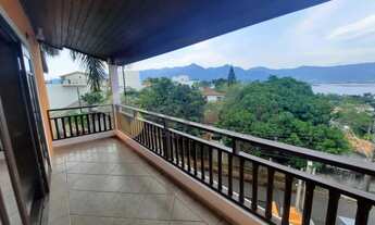 Imagem 2: OPORTUNIDADE!!!! Lindo sobrado com vista para a ilha bela e localização privilegiada