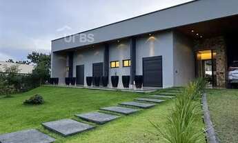 Imagem: Chácara com casa de alto padrão com usina