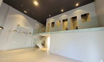 Imagem 2: Prédio comercial em Tirol