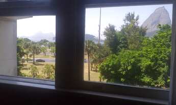 Imagem 2: Charmoso e confortável na tradicional Av. Rui Barbosa..