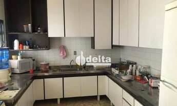 Imagem 3: Casa com 4 dormitórios à venda, 228 m² por R$ 700.000,00 - Oswaldo Rezende - Uberlândia/MG