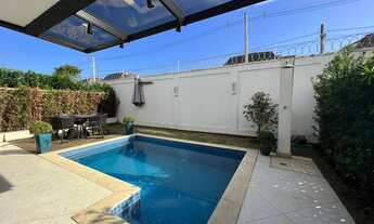 Imagem 2: Casa de condomínio para venda com 234 metros quadrados com 4 quartos