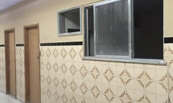 Imagem: Alugo quitinetes próximo ao metro da Pavuna