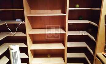 Imagem 7: MANSÃO MAGNIFICA - CERCADA DE VERDE - VARANDA - 6 QUARTOS - 2 SUITE MASTER - ÁREA EXTERN