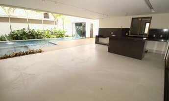 Imagem 2: Casa de condomínio sobrado para venda tem 780 metros quadrados com 4 quartos