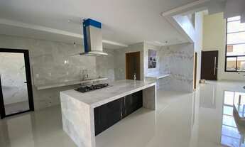 Imagem 6: Casa de condomínio sobrado para venda possui 335 metros quadrados com 5 quartos