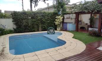 Imagem 6: Casa de condomínio sobrado para aluguel possui 237 metros quadrados com 3 quartos