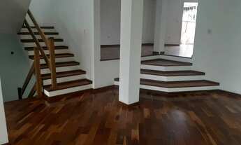 Imagem 3: CASA A VENDA NO ARUÃ COM LINDA RESERVA AO FUNDO E LATERAL COM 4 SUITES