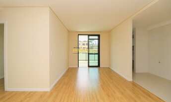 Imagem 2: Excelente Apartamento à venda com 2 quartos sendo 1 suíte, sacada com churrasqueira, 2 vag