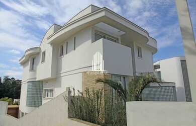 Imagem 2: CASA ALPHAVILLE/ 4 SUITES / PISCINA / 6 VAGAS DE CARRO / AR CONDICIONADO