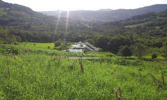 Imagem: Área de terras com vista e rica em água