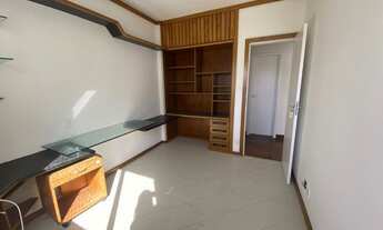 Imagem 6: 3 Quartos - 1 Suíte - Varanda - Dependência de Empregada - 2 Vagas de Garagem