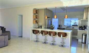 Imagem 2: Casa em residencial com excelente localização na Granja Viana!!!