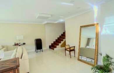 Imagem 3: Casa de condomínio para venda possui 348 metros quadrados com 4 quartos